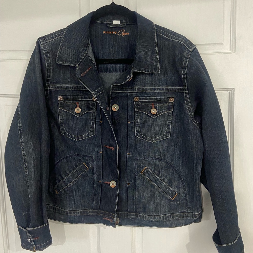 In great condition Jean jacket.